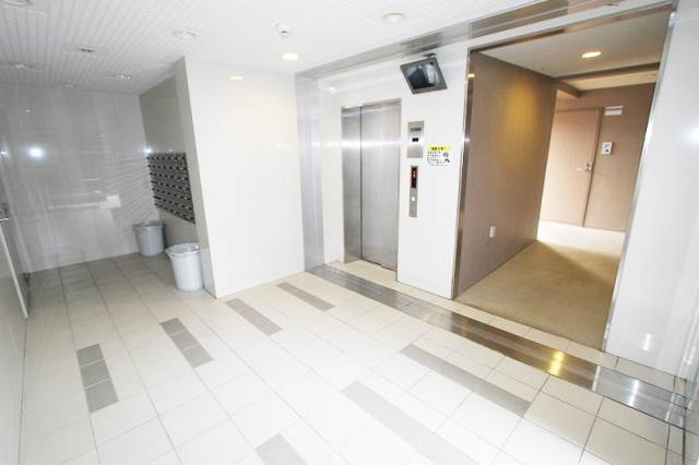 Other common areas. Easy in Elevator