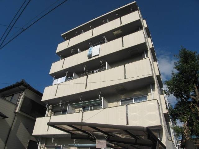 Building appearance. Arriving at the station in a 1-minute walk! !