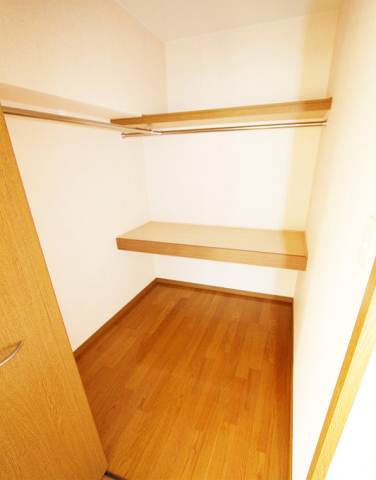 Receipt. Walk-in closet is happy