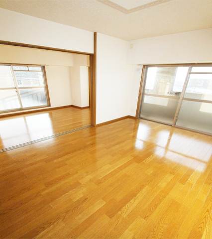 Other room space. Facing south in the day good ◎