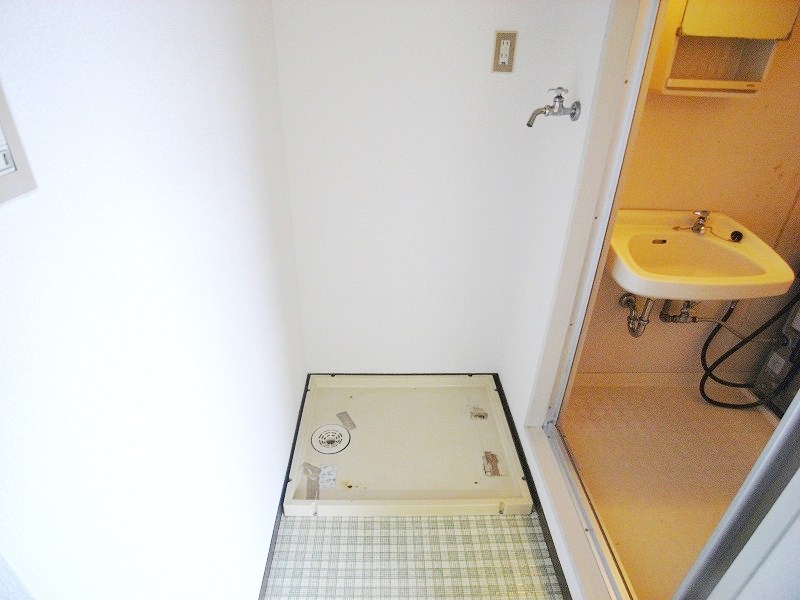 Washroom. There yard indoor washing machine ☆