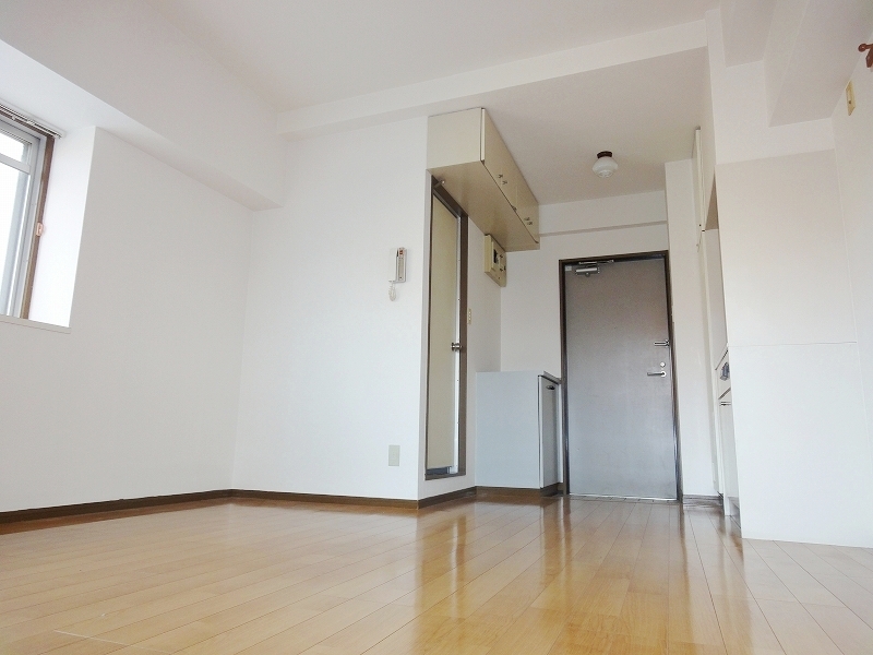 Living and room. Initial cost split is also possible