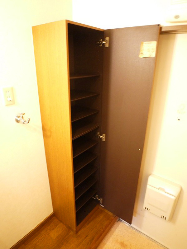 Entrance. Entrance, Cupboard There are also plenty