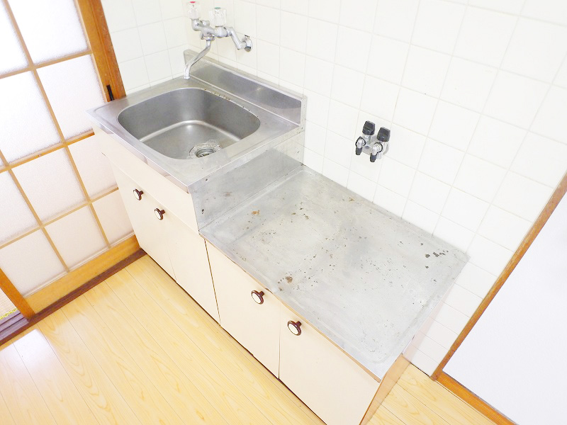 Kitchen. Spacious kitchen