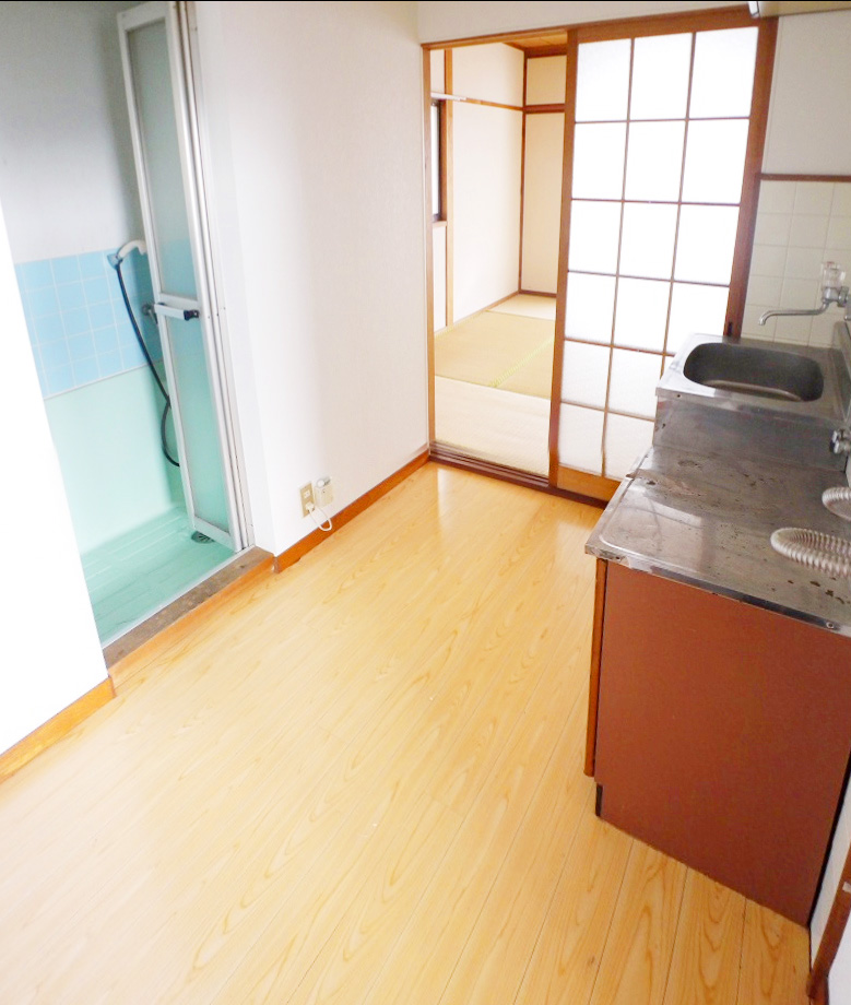 Living and room. As soon as possible because it is the cheapest property in the West Zone