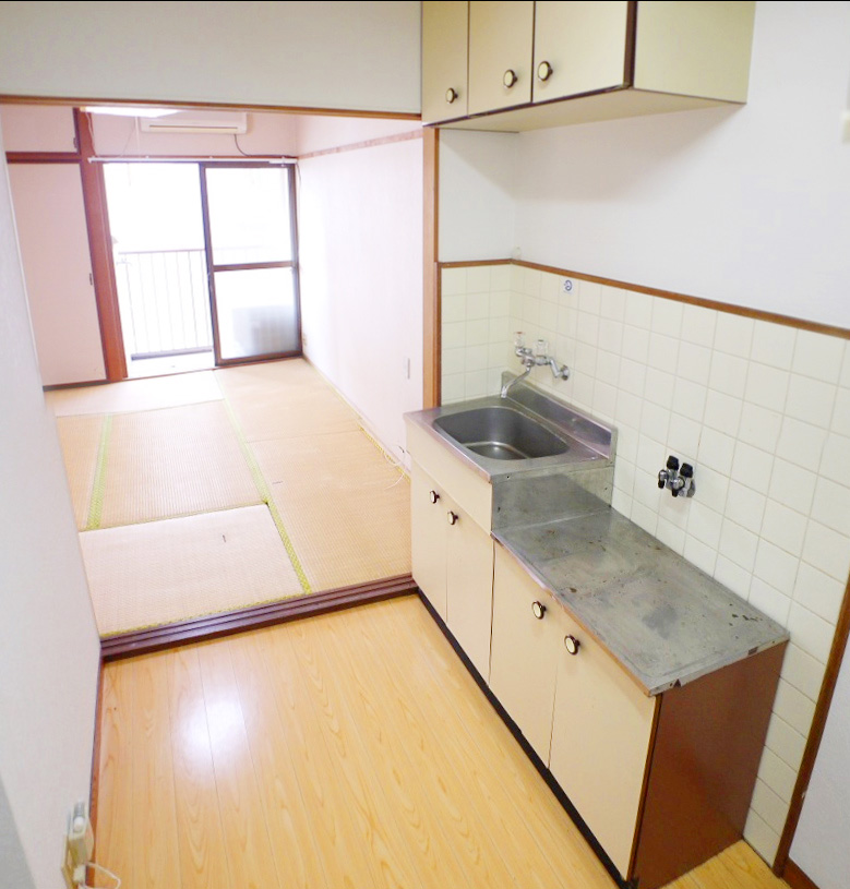 Living and room. Cheap up to this property there is no! ! ! 