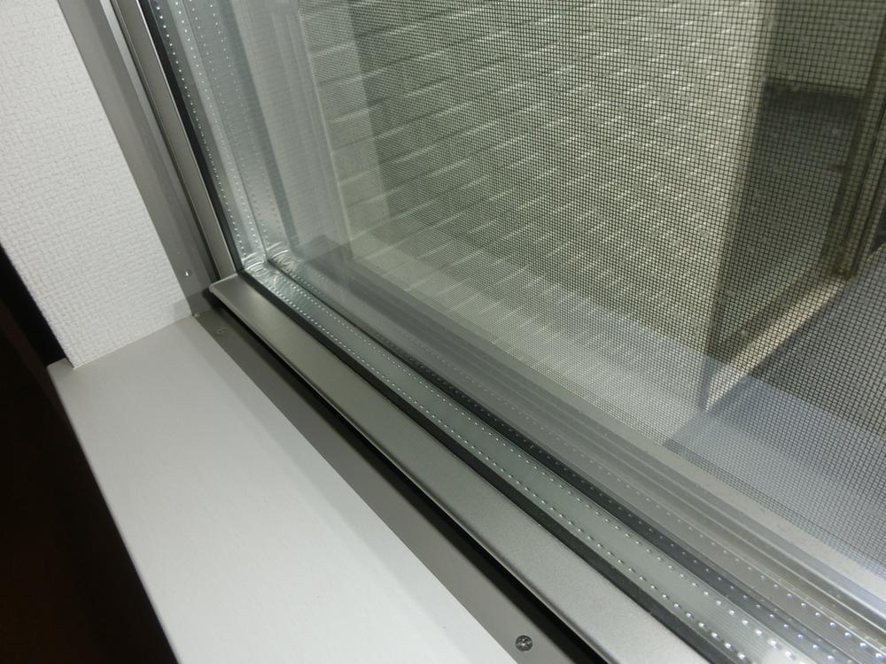 Other. LOW_e pair glass