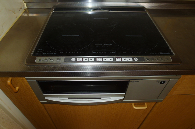 Kitchen. IH cooking heater!