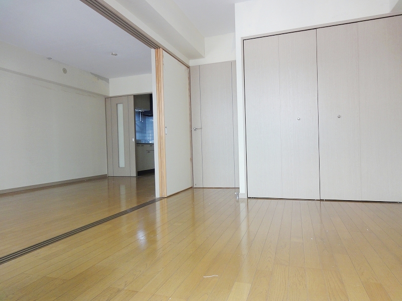 Living and room. It is a popular 1LDK