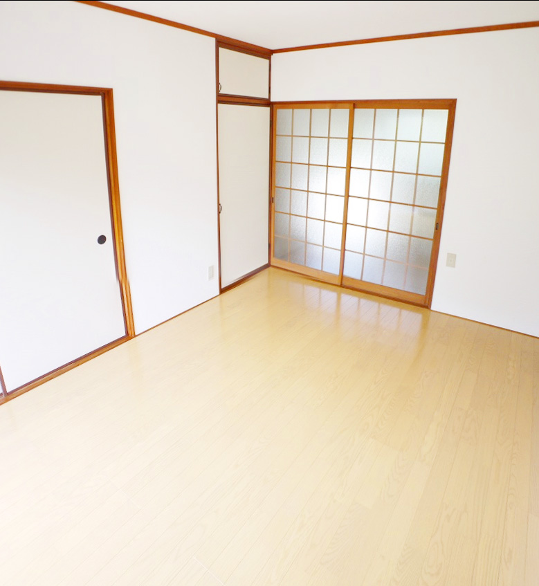 Living and room. This property is 35,000 yen is cheap! 