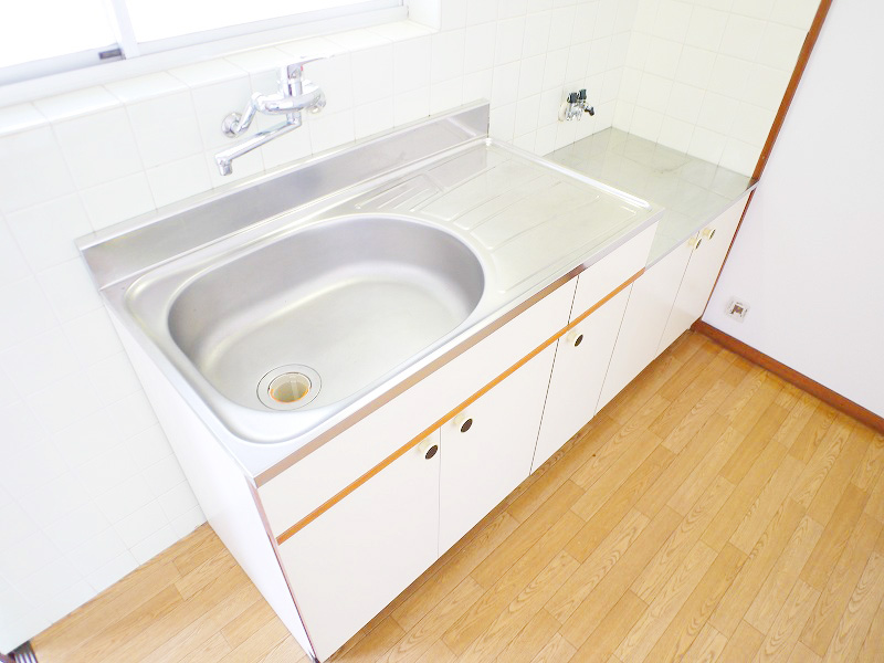 Kitchen. The kitchen is also a shiny new