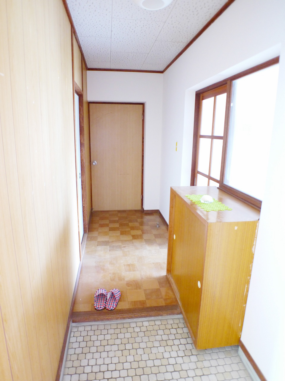 Entrance. Day is good.