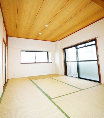 Other room space. After allese-style room is calm