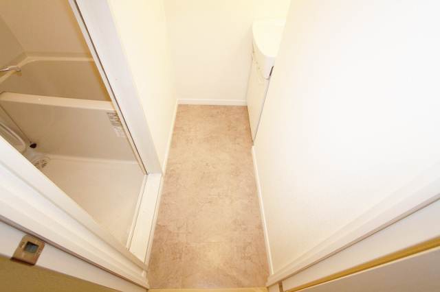 Washroom. There are dressing room