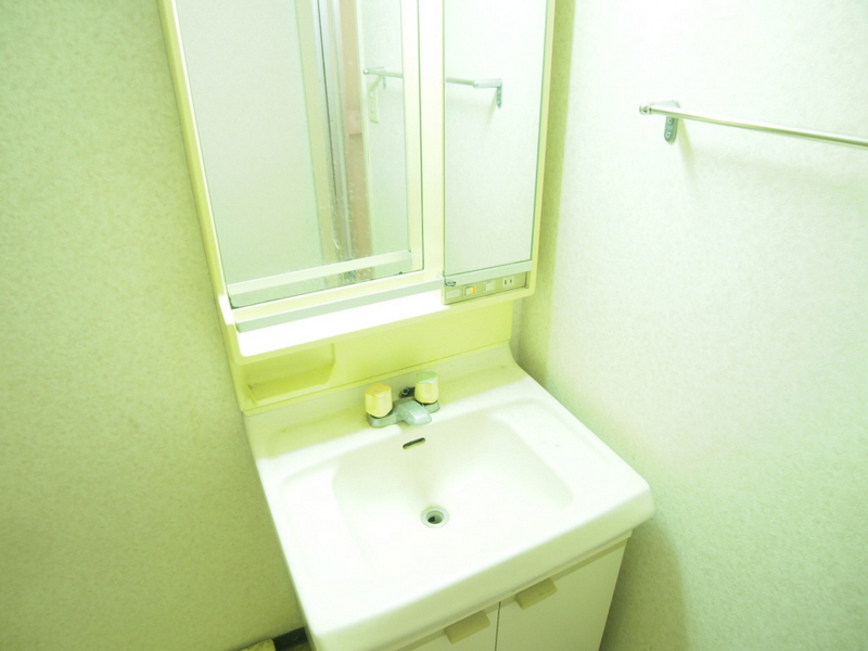 Washroom. Simple washbasin. It will be two-sided mirror. 