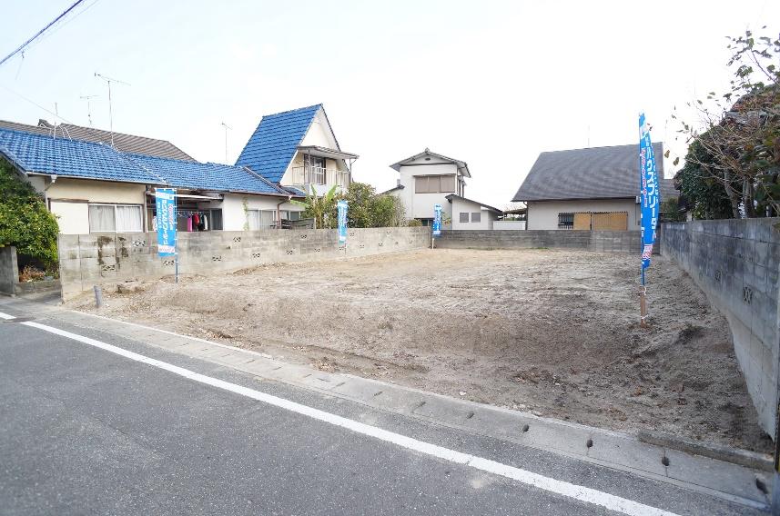 Local photos, including front road. ☆ Local photos, including front road ☆