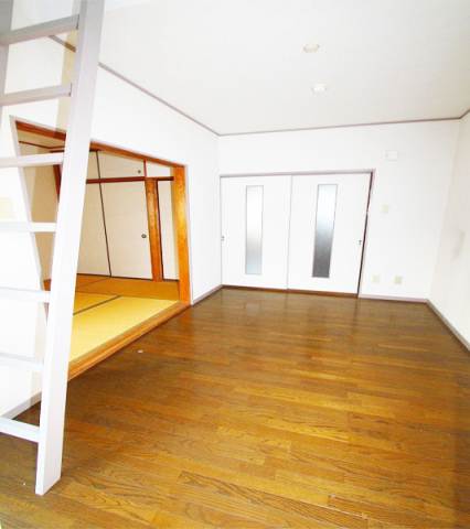 Living and room. You can use comfortably