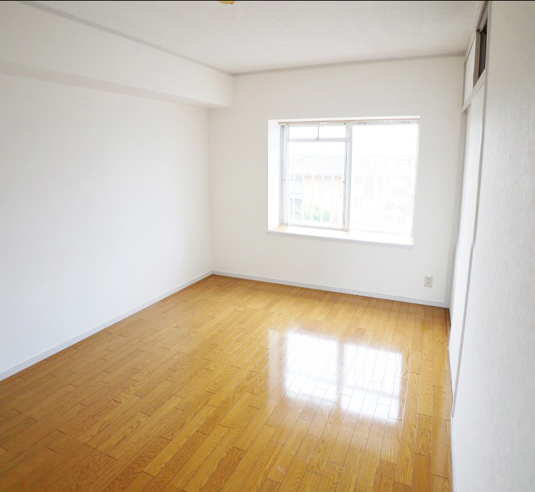 Other room space. Anytime you can preview so please feel free to contact