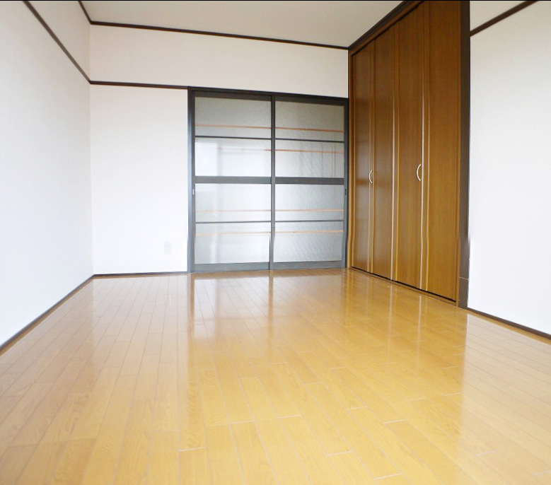 Living and room. Rinobe the room clean