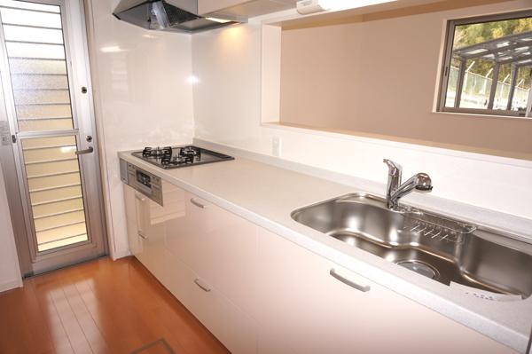 Same specifications photo (kitchen). With back door ・ Artificial marble top plate, Full slide storage sink ・ Water purifier integrated faucet