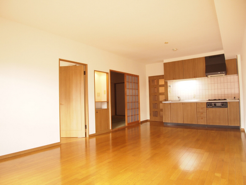 Living and room. Comfortable in the spacious living room