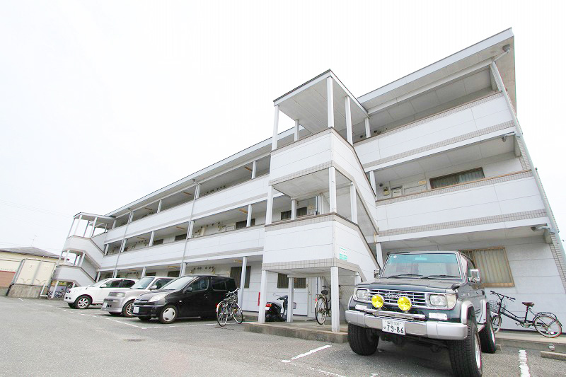 Building appearance. Popular Kyushu Science City area