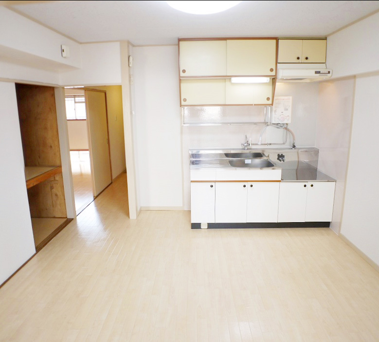 Living and room. Please look at once! ! It is a property that get surely love