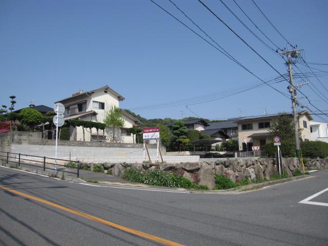 Local photos, including front road. Local (April 2013) Shooting