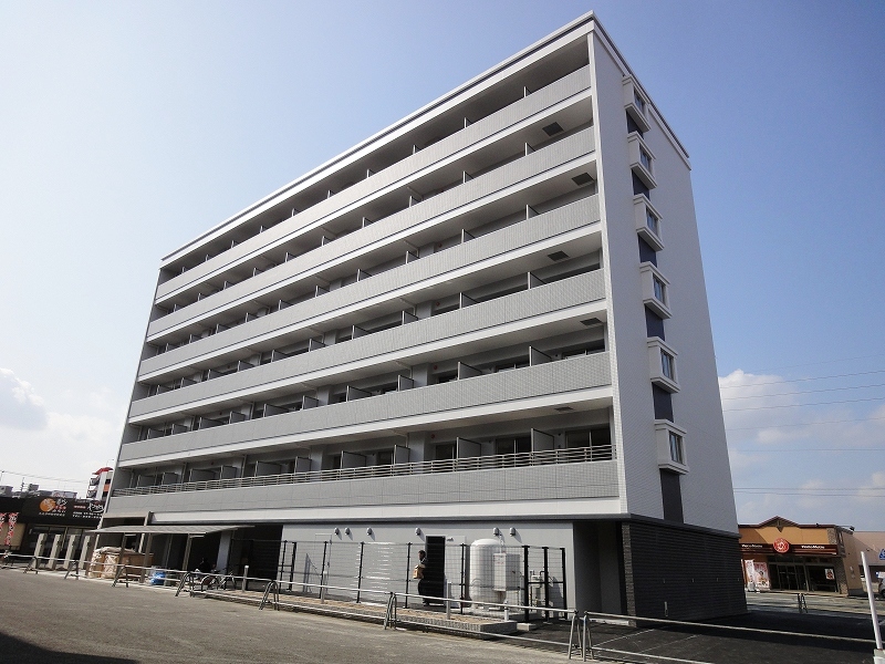 Building appearance. South-facing built shallow apartment was Bari'
