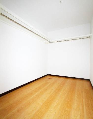 Receipt. Walk-in closet!