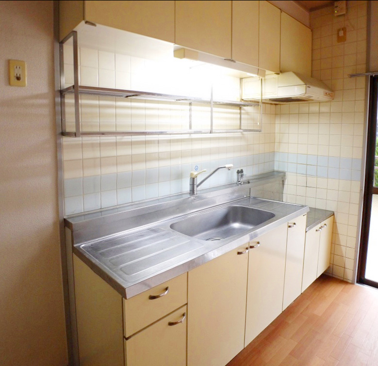 Kitchen. Spacious kitchen