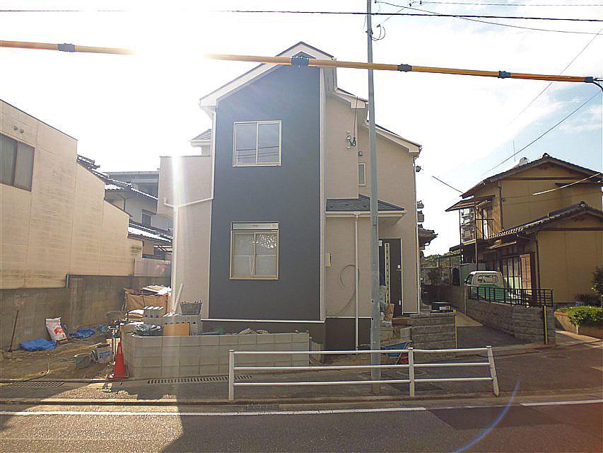 Local appearance photo. Local photo (2013 October 18, 2008)