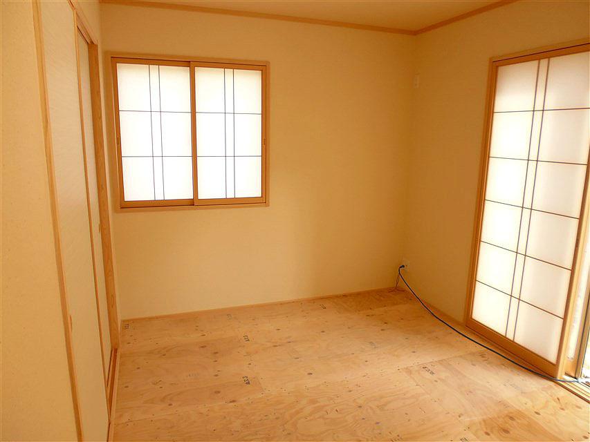 Non-living room. Brightness over have Japanese-style room (it contains the now tatami! )