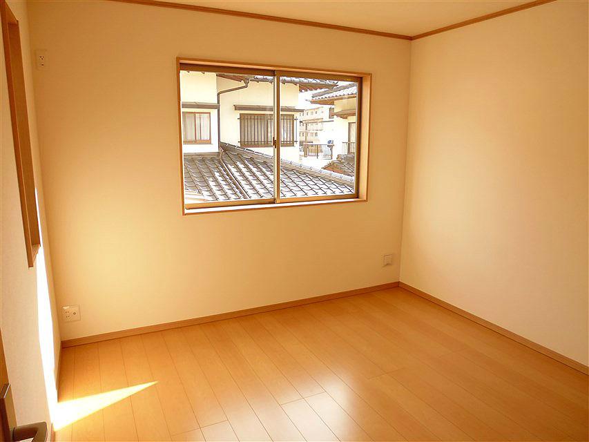 Non-living room. Akarui 2 Kaiyoshitsu