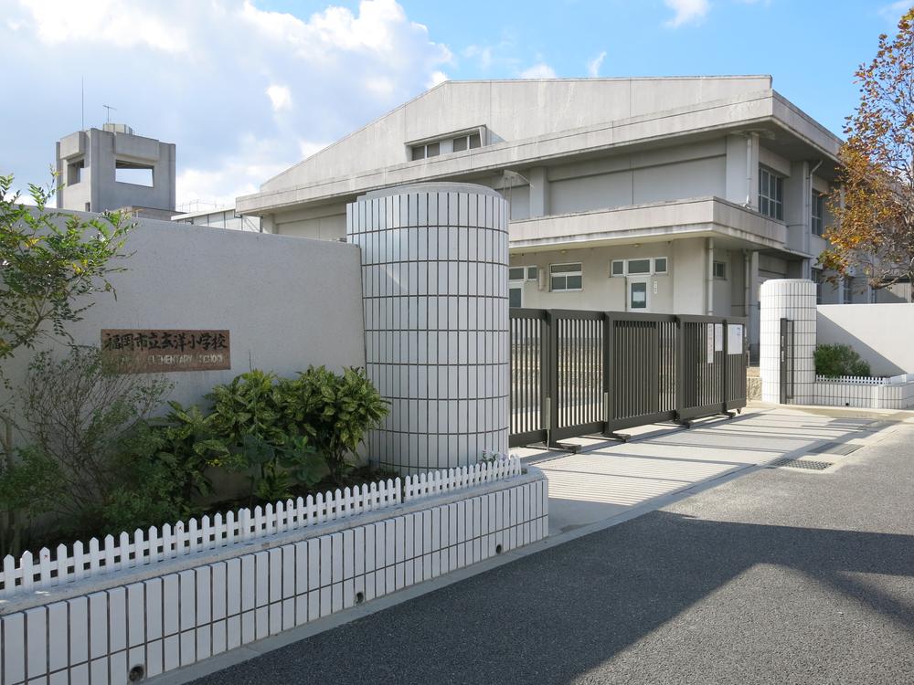 Primary school. GenHiroshi until elementary school 950m