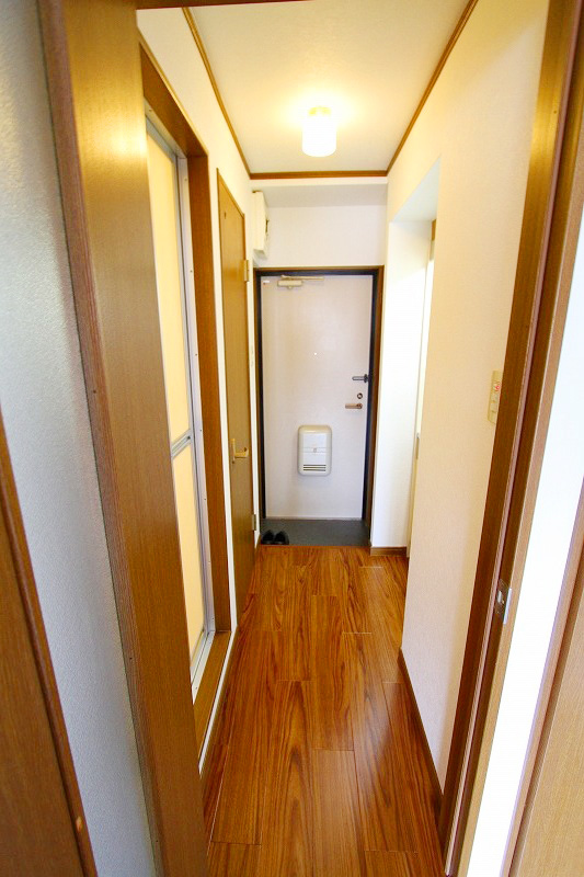 Entrance. Entrance, Cupboard You can also plenty of storage