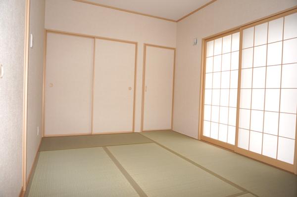 Non-living room. Indoor (11 May 2013) Shooting