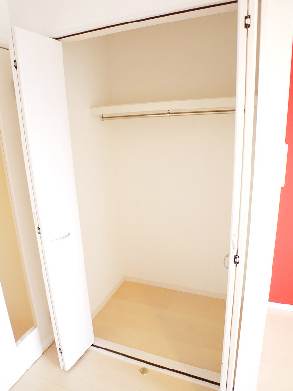 Receipt. Closet is also large