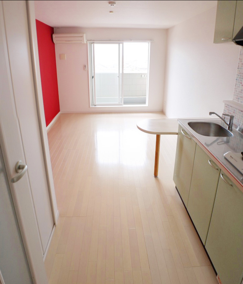 Living and room. Cleanliness pat wore white tones