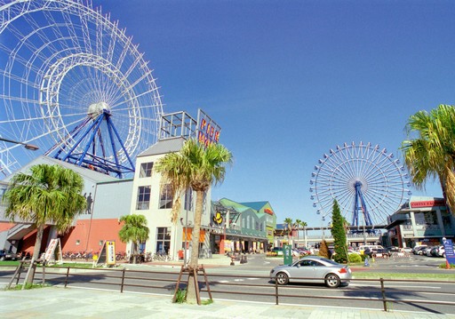 Shopping centre. Bebiza et al scan Marinoa Fukuoka shop until the (shopping center) 1128m