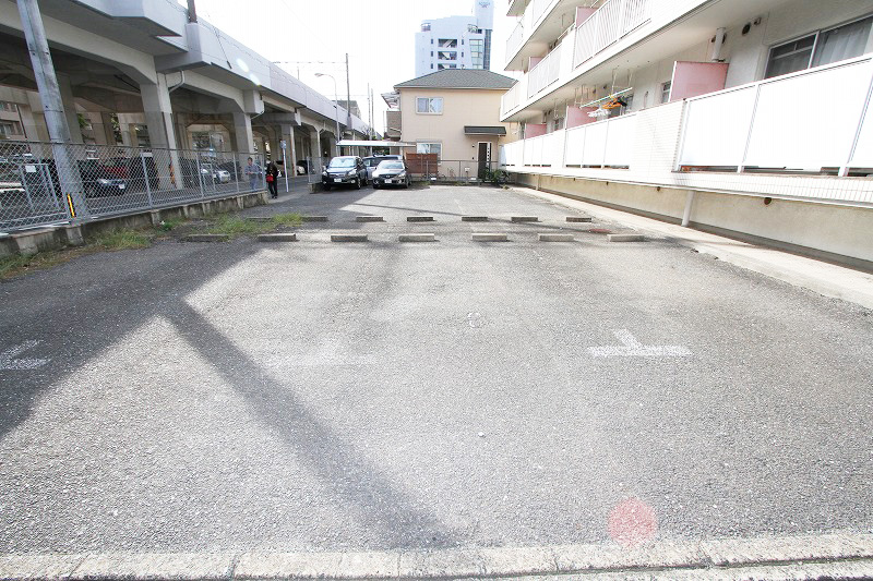 Parking lot. You get on-site parking