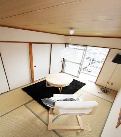 Other room space. After allese-style room is calm