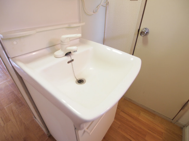 Washroom. In the morning of the dressing is here. 