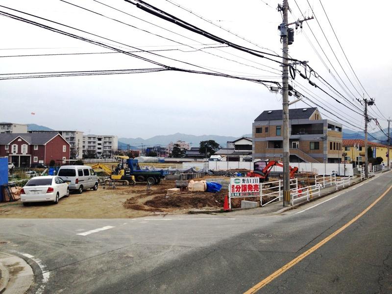 Local photos, including front road. Local (12 May 2013) Shooting