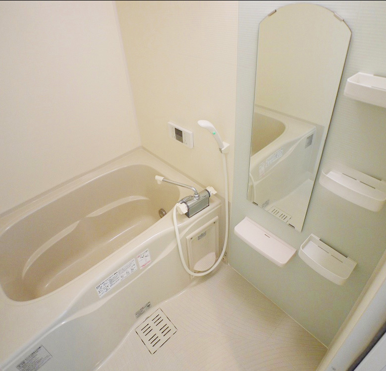 Bath. Bathroom as I do not think 1K! Reheating ・ With the difference between hot water