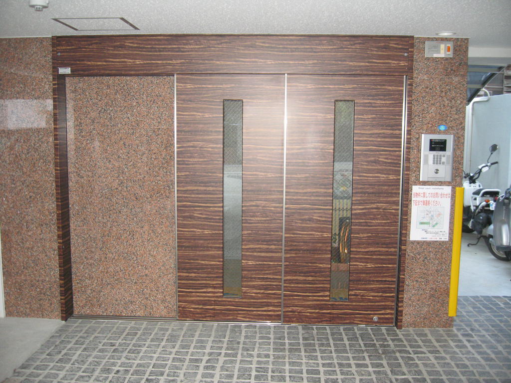 Entrance. Stylish entrance inlet and Bari'