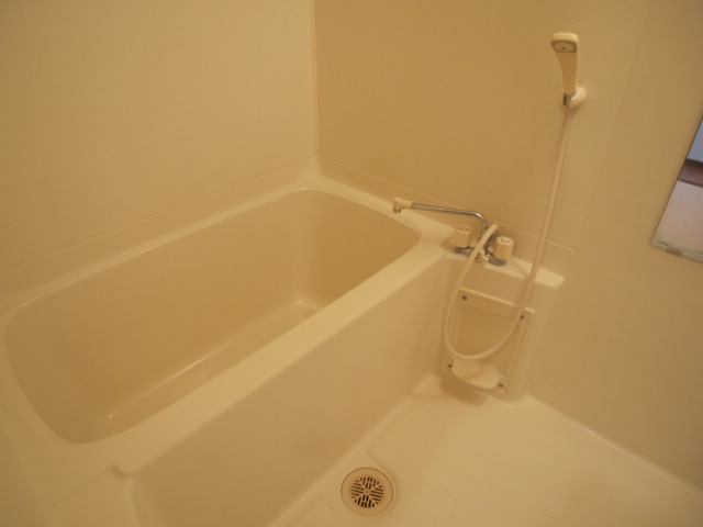 Bath. Spacious bus, Please heal the fatigue of the day.