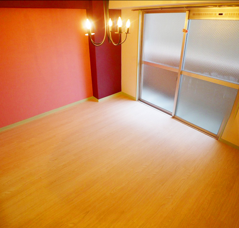 Living and room. Anytime you can preview so please feel free to contact