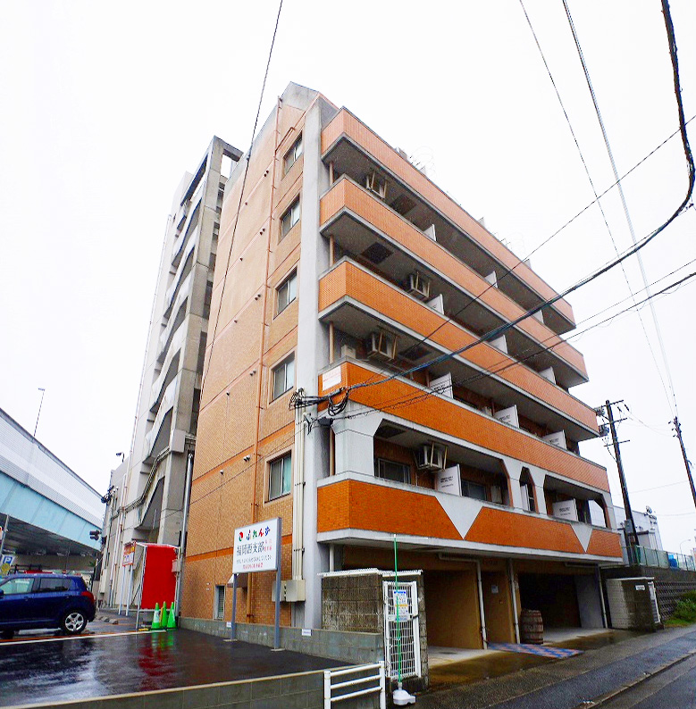 Building appearance. Condominium type that was Bari'