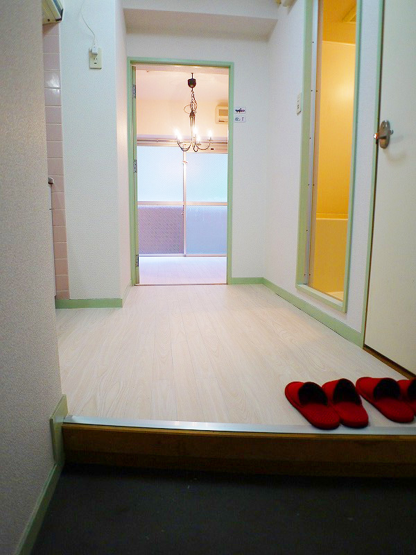 Entrance. Interior beams beautiful